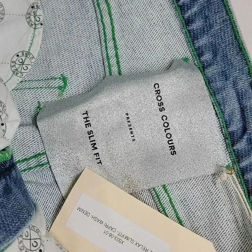 Cross Colours The Relaxed Slim Fit Capri wash Denim